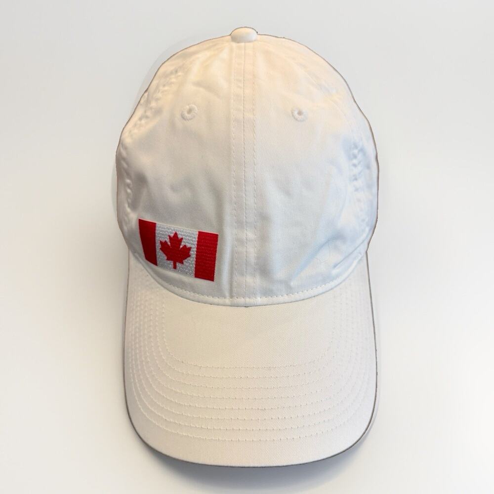 Nike Heritage 86 Unisex White Canadian Maple Leaf Flag Strapback Hat Cap NWT New